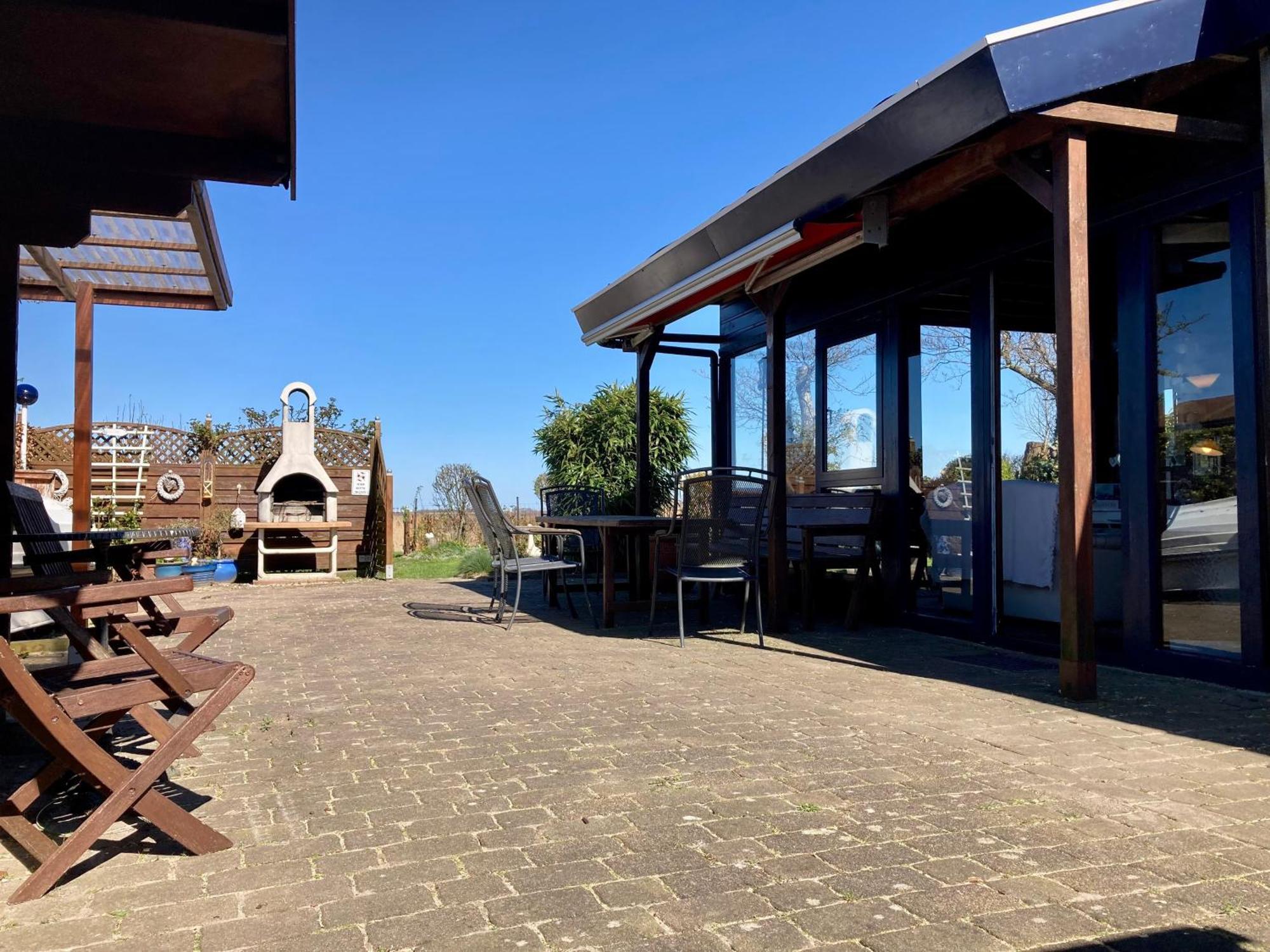 House Marijke With Winter Garden And Direct Access To The Lauwersmeer Anjum Exterior photo