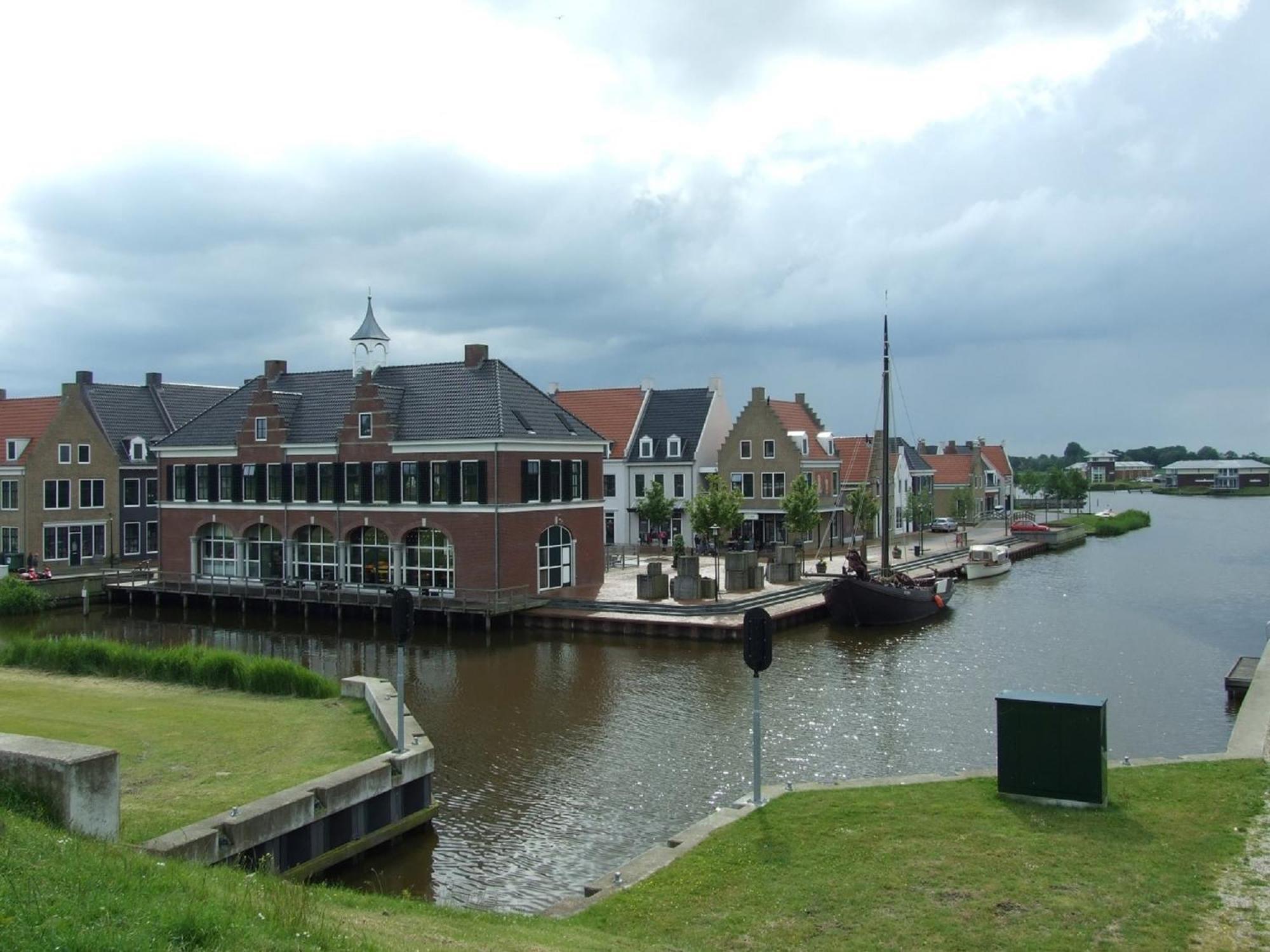 House Marijke With Winter Garden And Direct Access To The Lauwersmeer Anjum Exterior photo